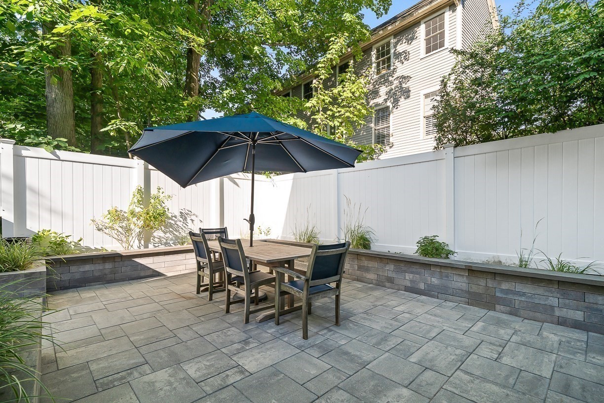 10 Bellevue Avenue