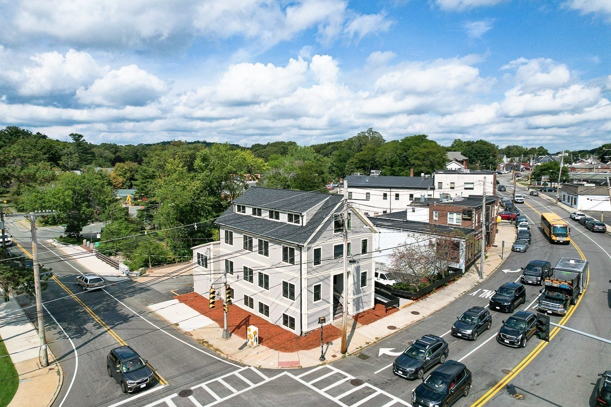 724 Main St