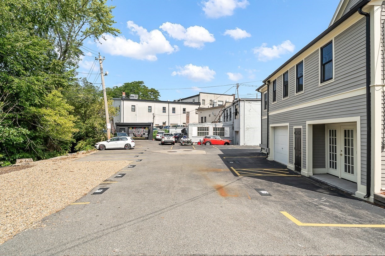 724 Main St