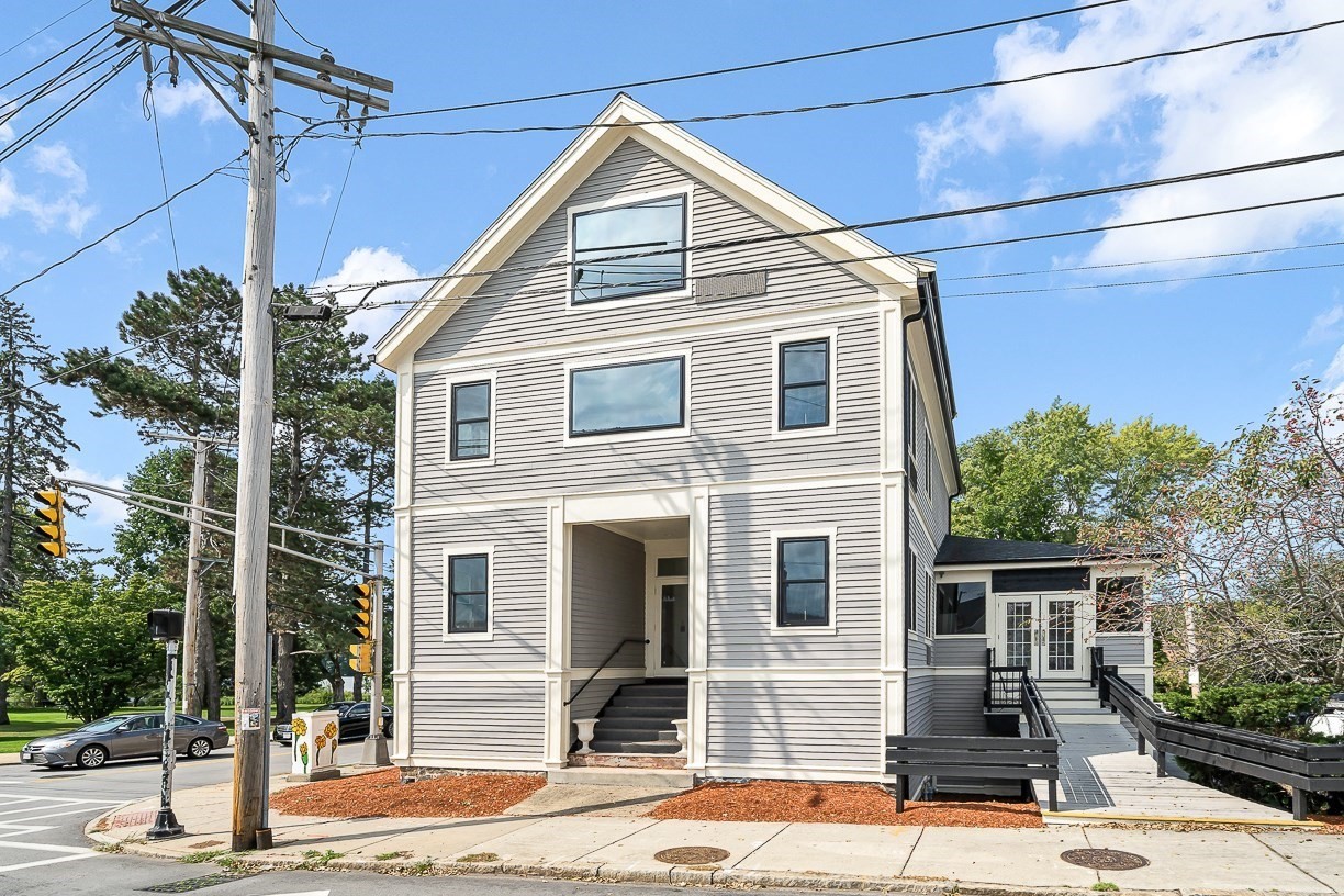 724 Main St