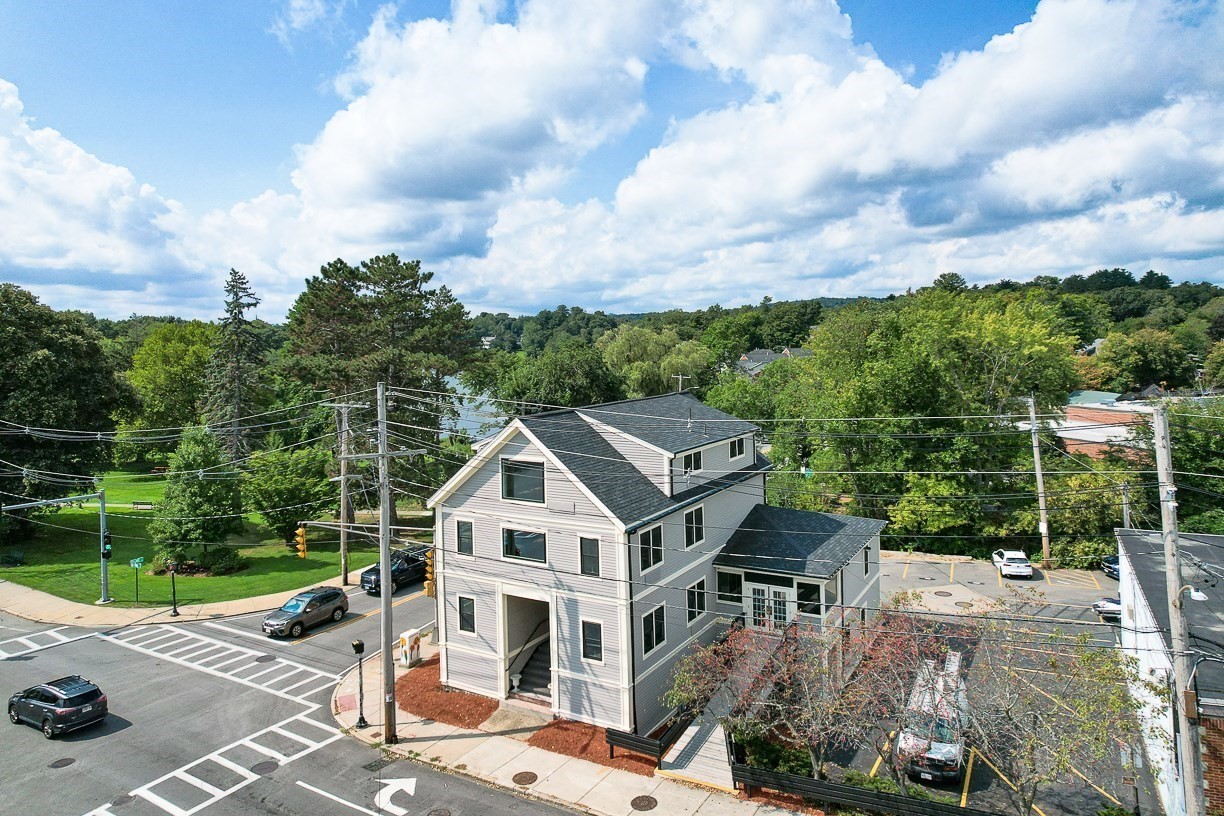724 Main St