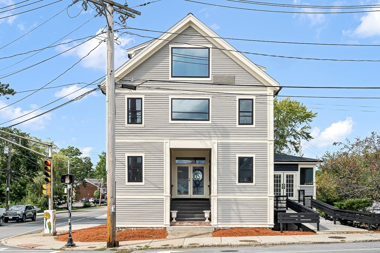 724 Main St