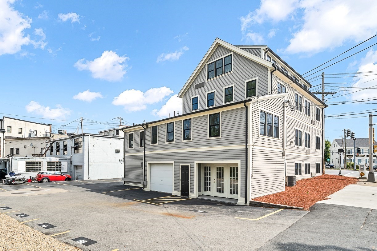 724 Main St