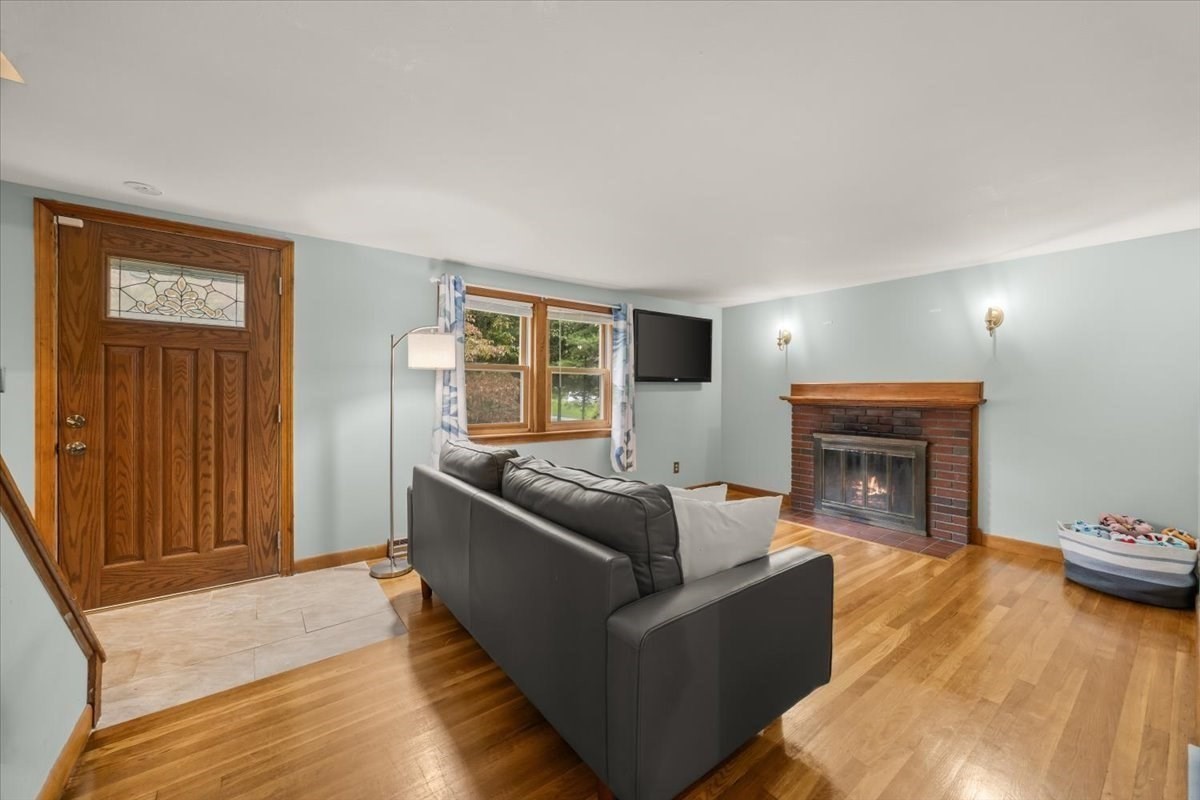 211 Cross St