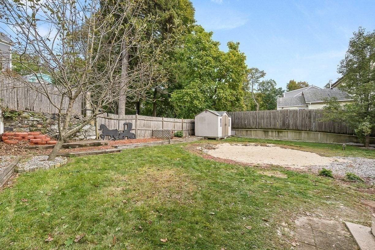 10 Garfield Avenue
