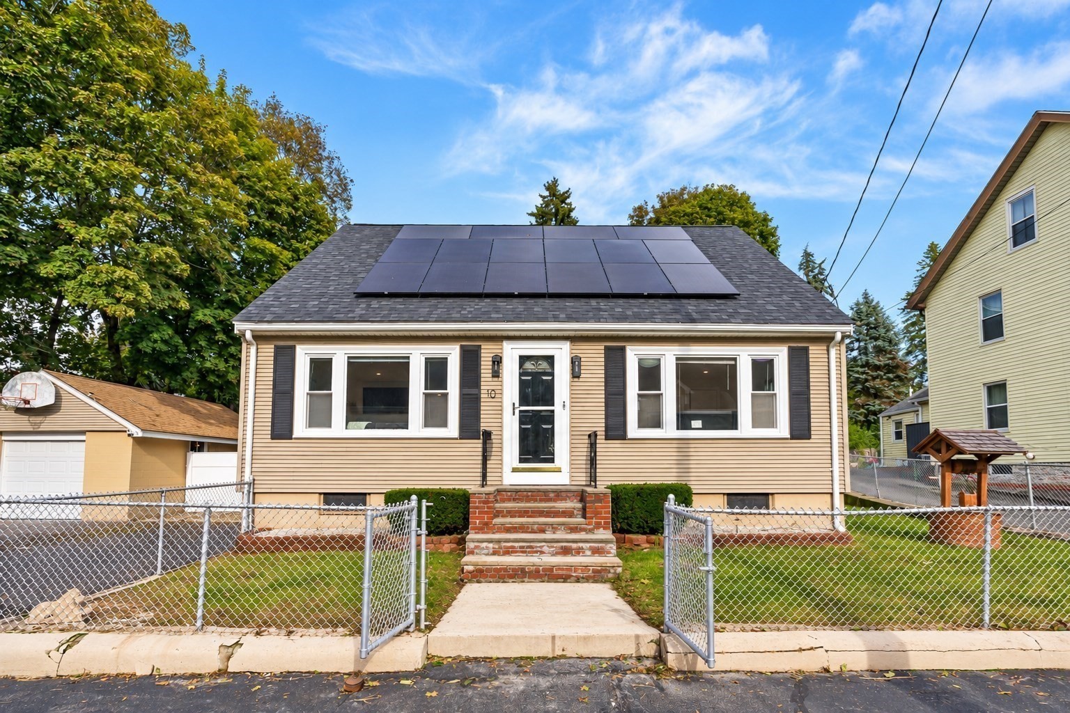 10 Garfield Avenue