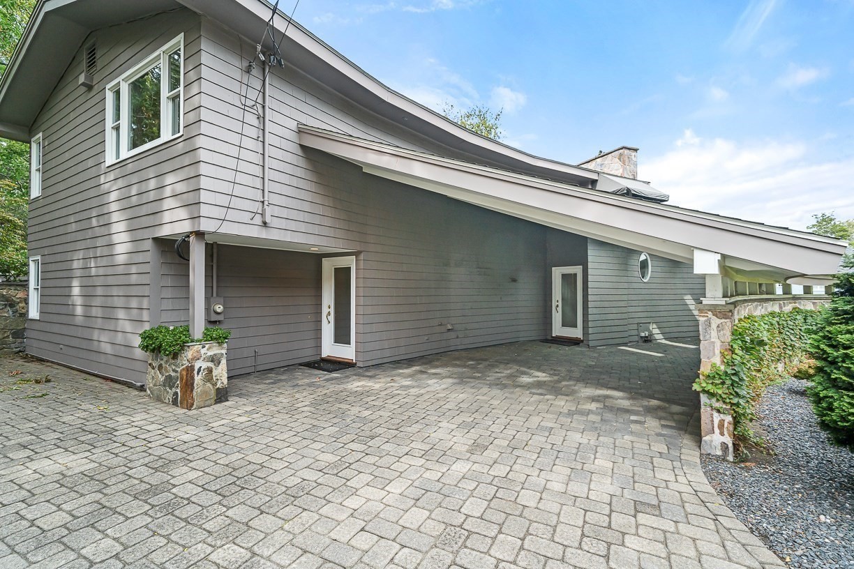 17 Trinity Road