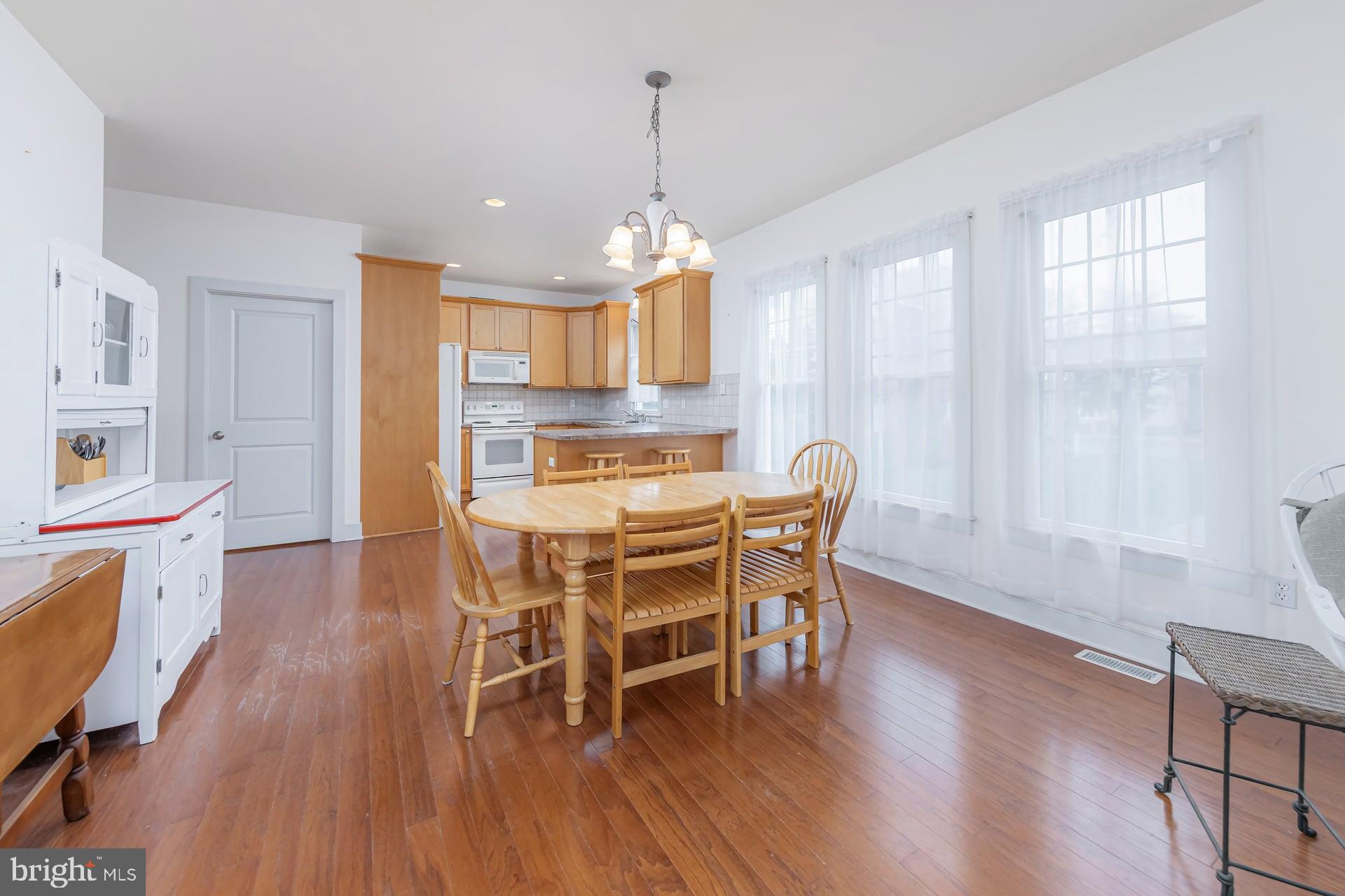 3 N VASSAR SQUARE