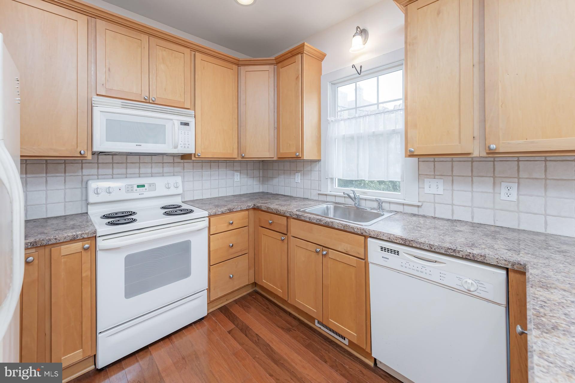 3 N VASSAR SQUARE
