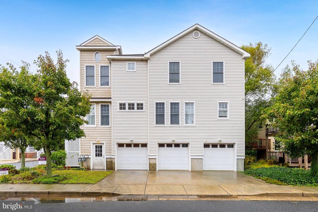 3 N VASSAR SQUARE