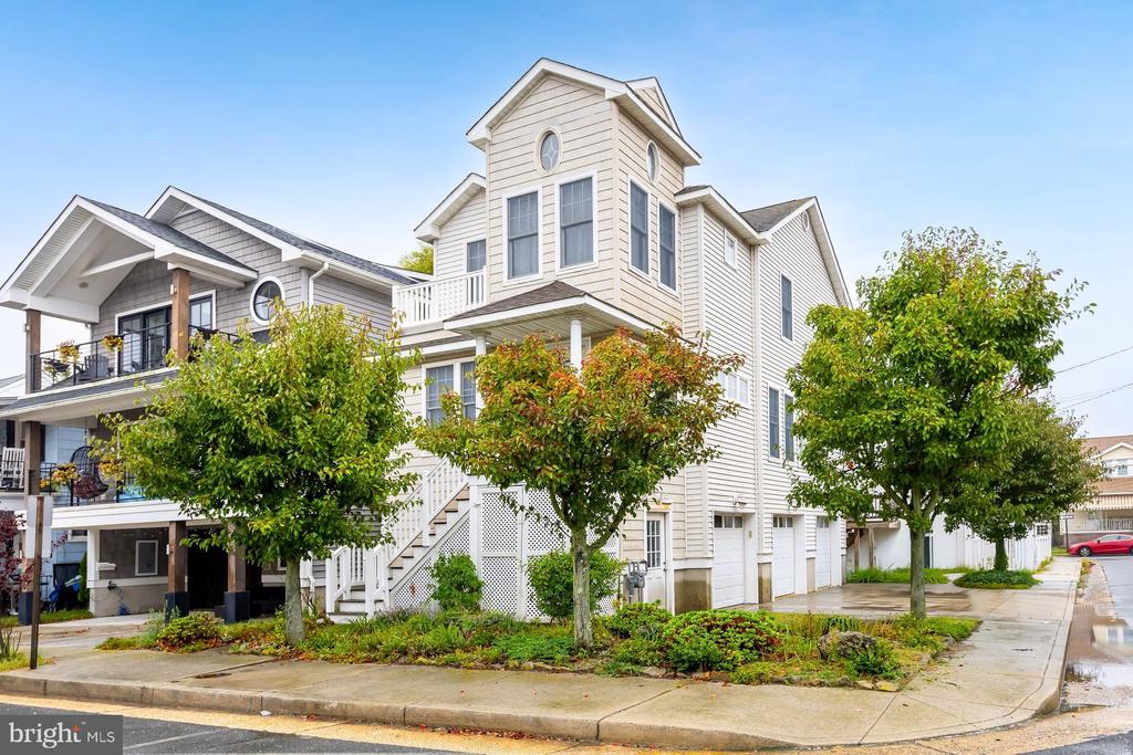 3 N VASSAR SQUARE