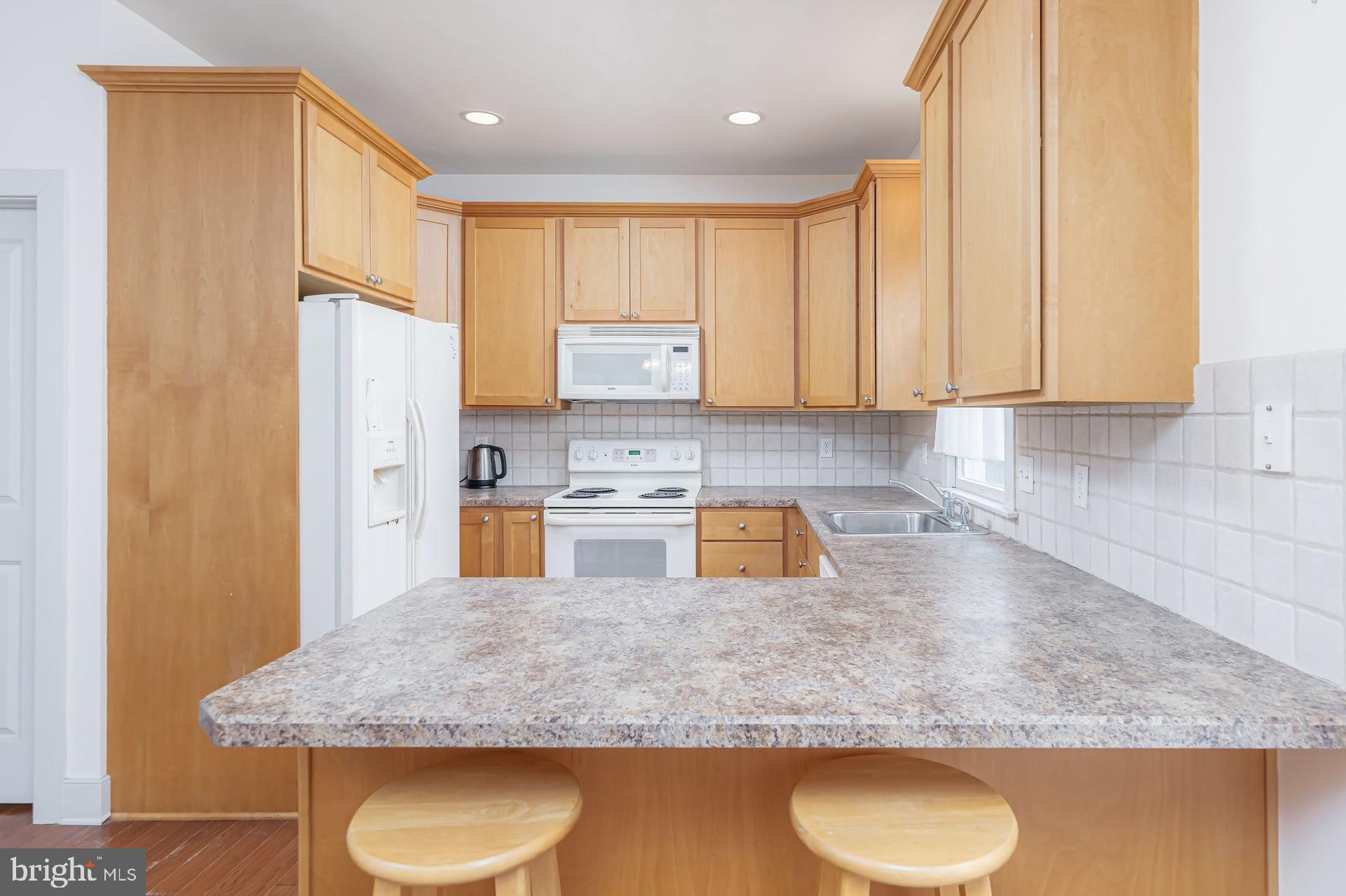 3 N VASSAR SQUARE