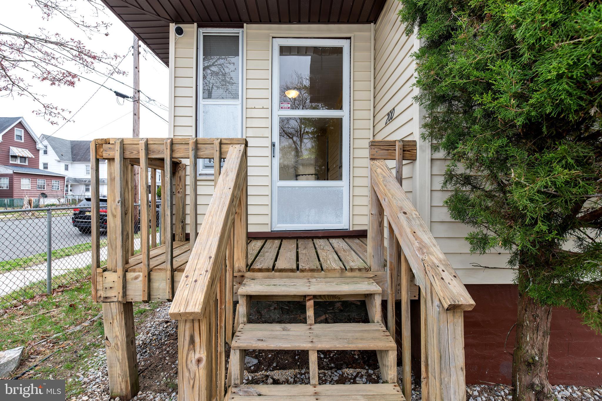 200 5TH STREET S