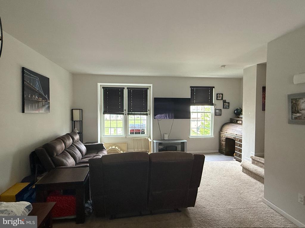 112 VILLAGE GREEN LANE