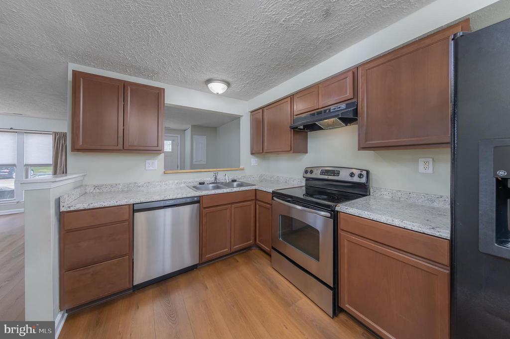 2307 GREENWOOD DRIVE
