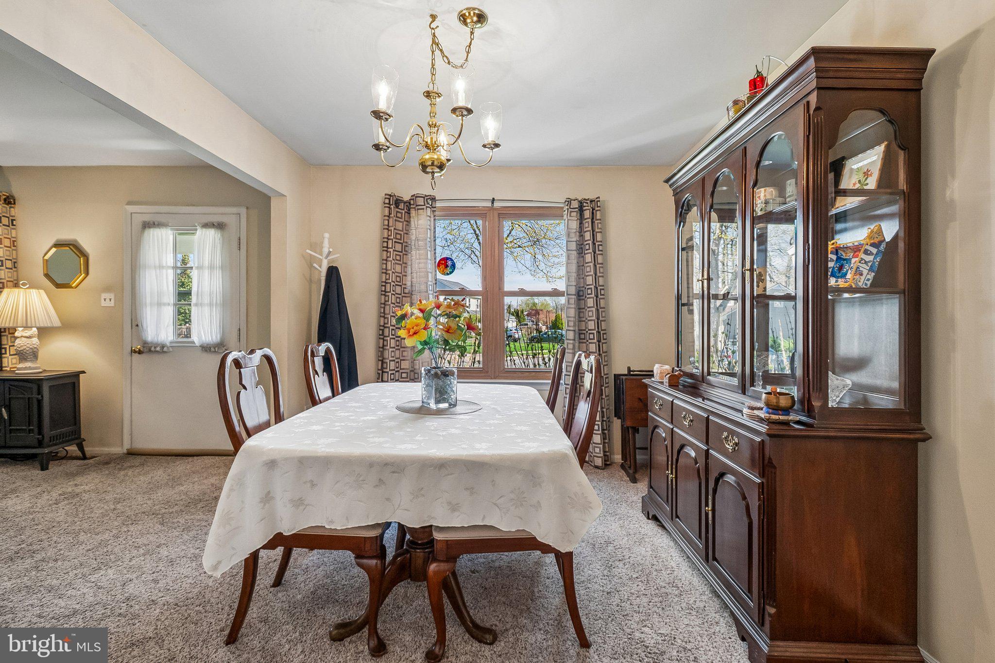 61 WYNNEWOOD DRIVE