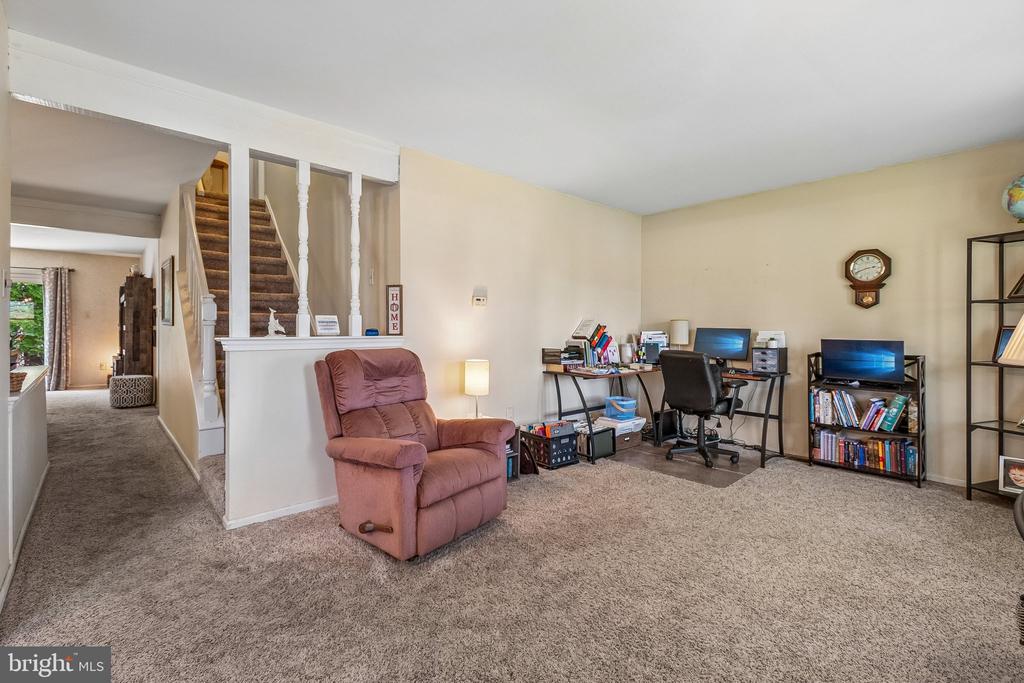 61 WYNNEWOOD DRIVE
