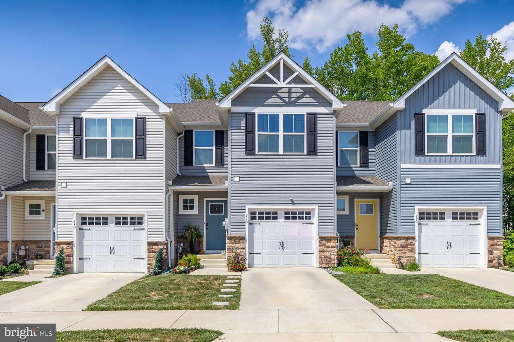 41 SOUTHWIND DRIVE