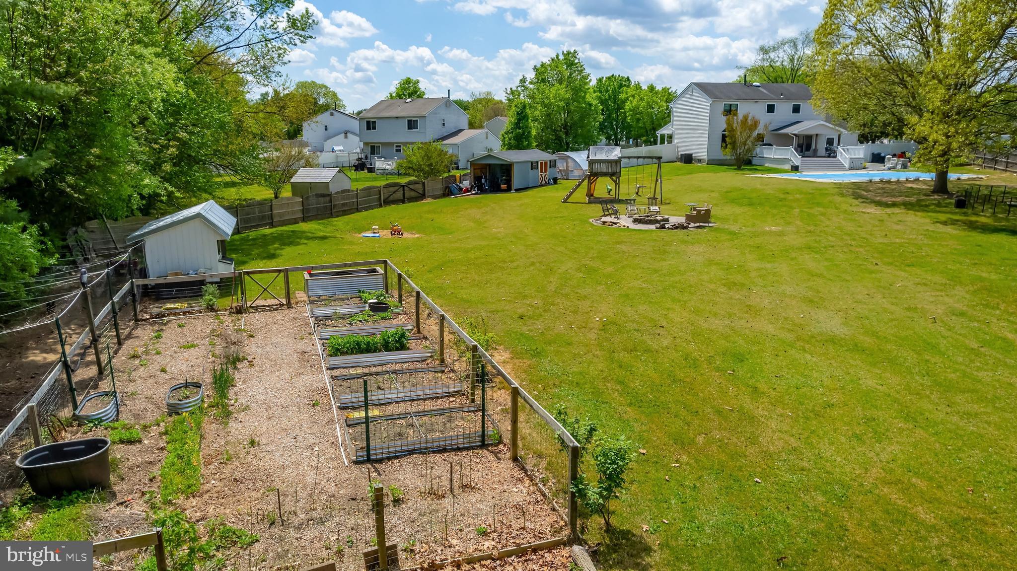 118 CARNATION COURT