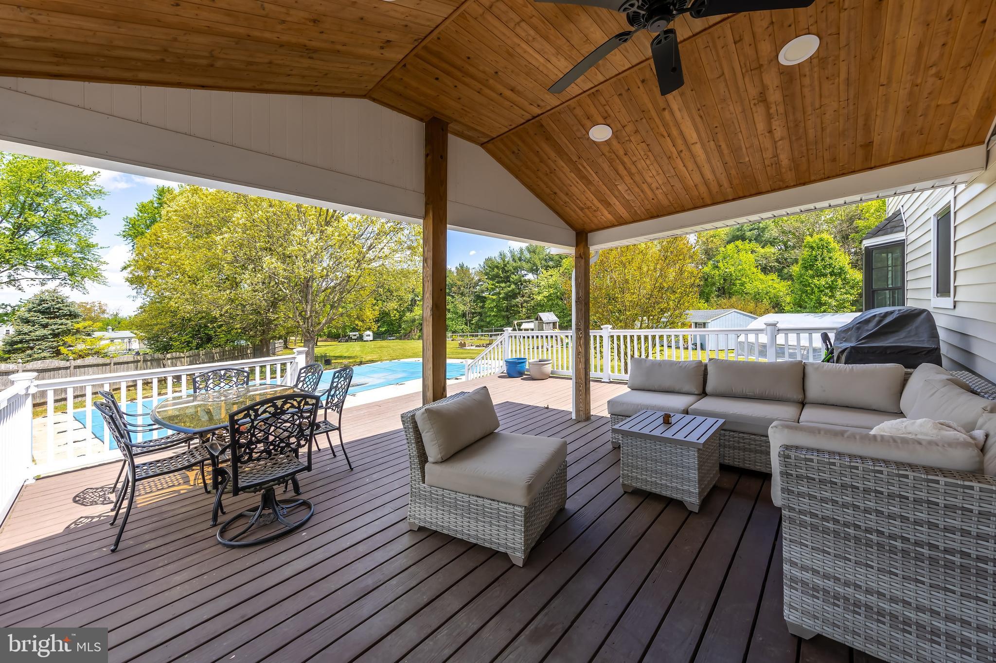 118 CARNATION COURT