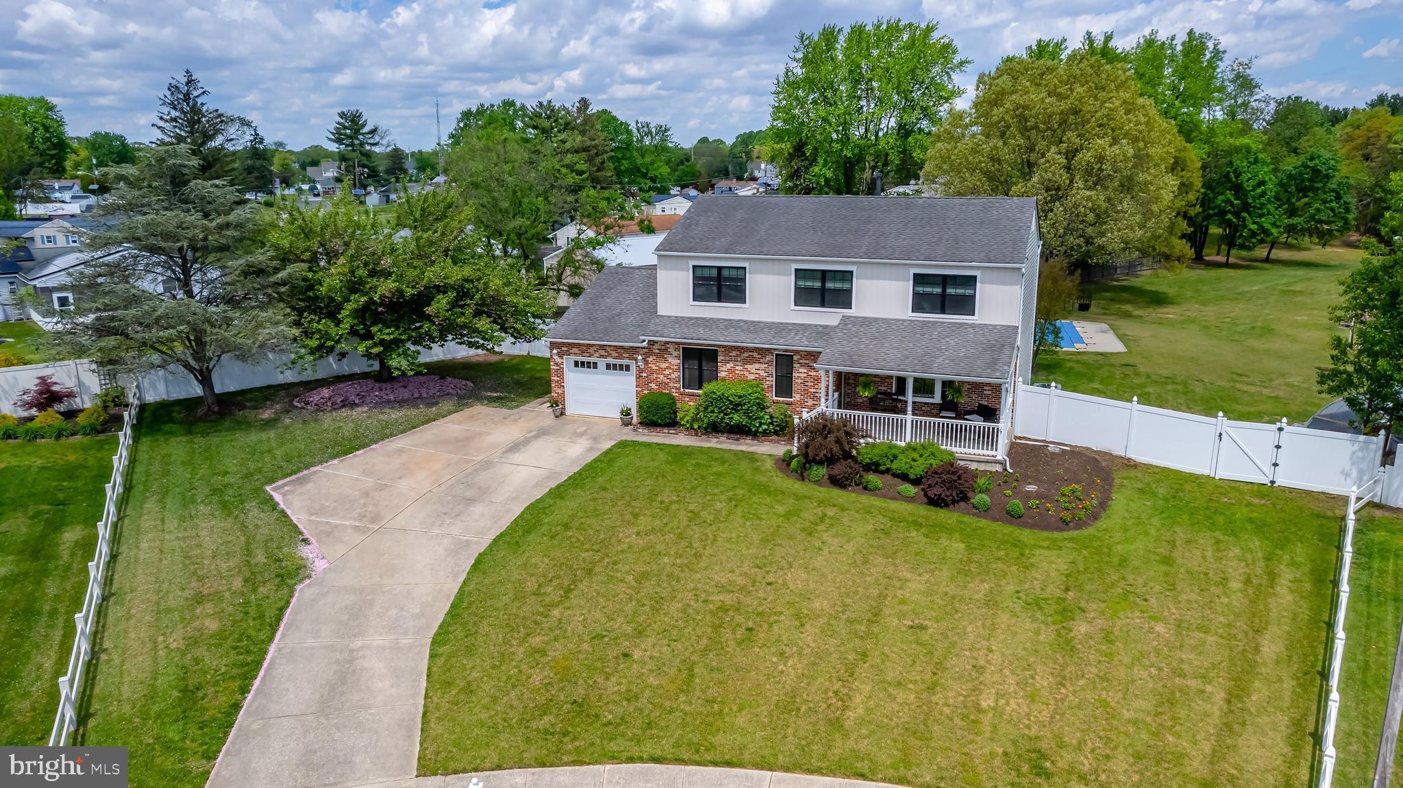 118 CARNATION COURT