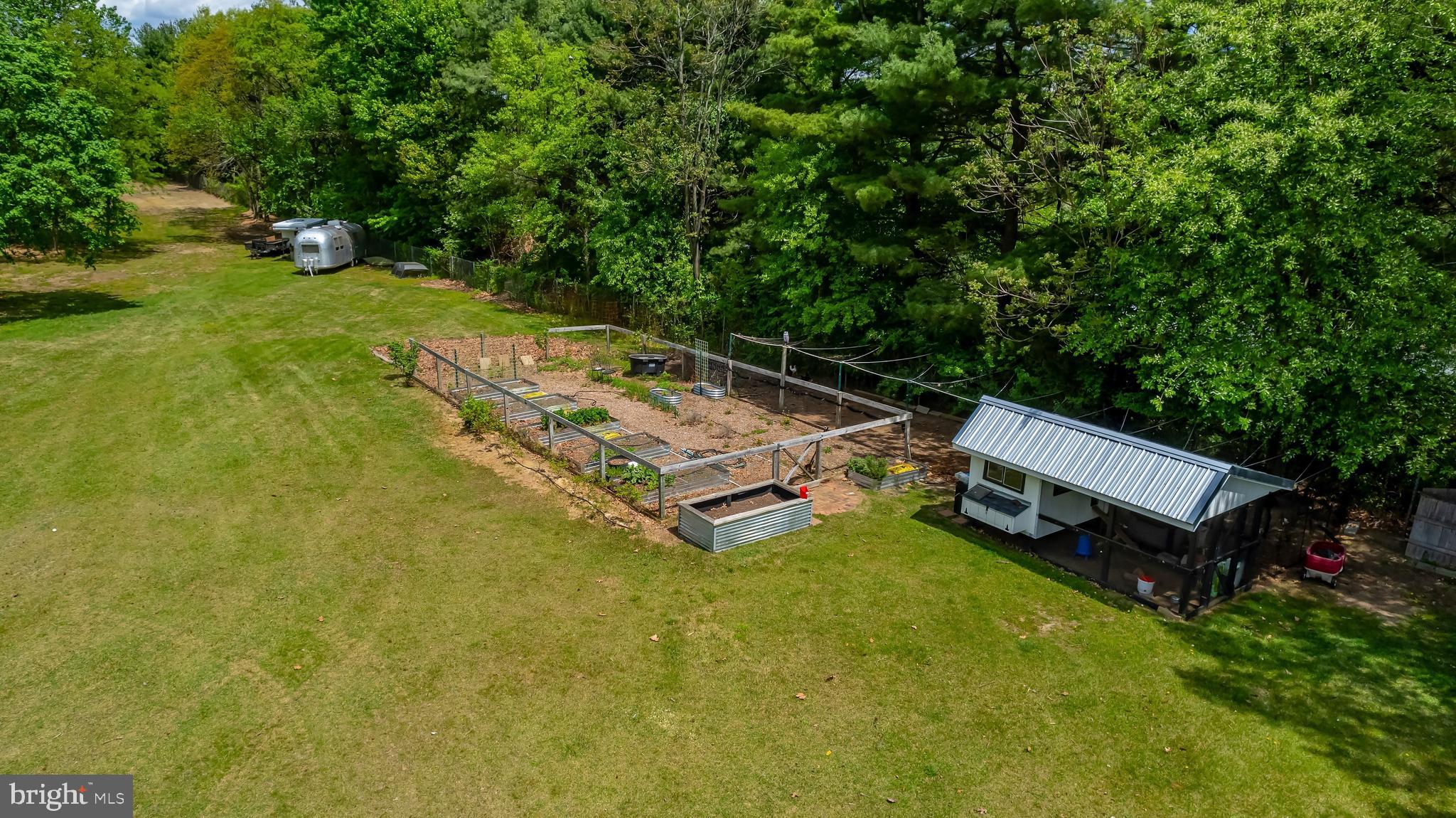 118 CARNATION COURT