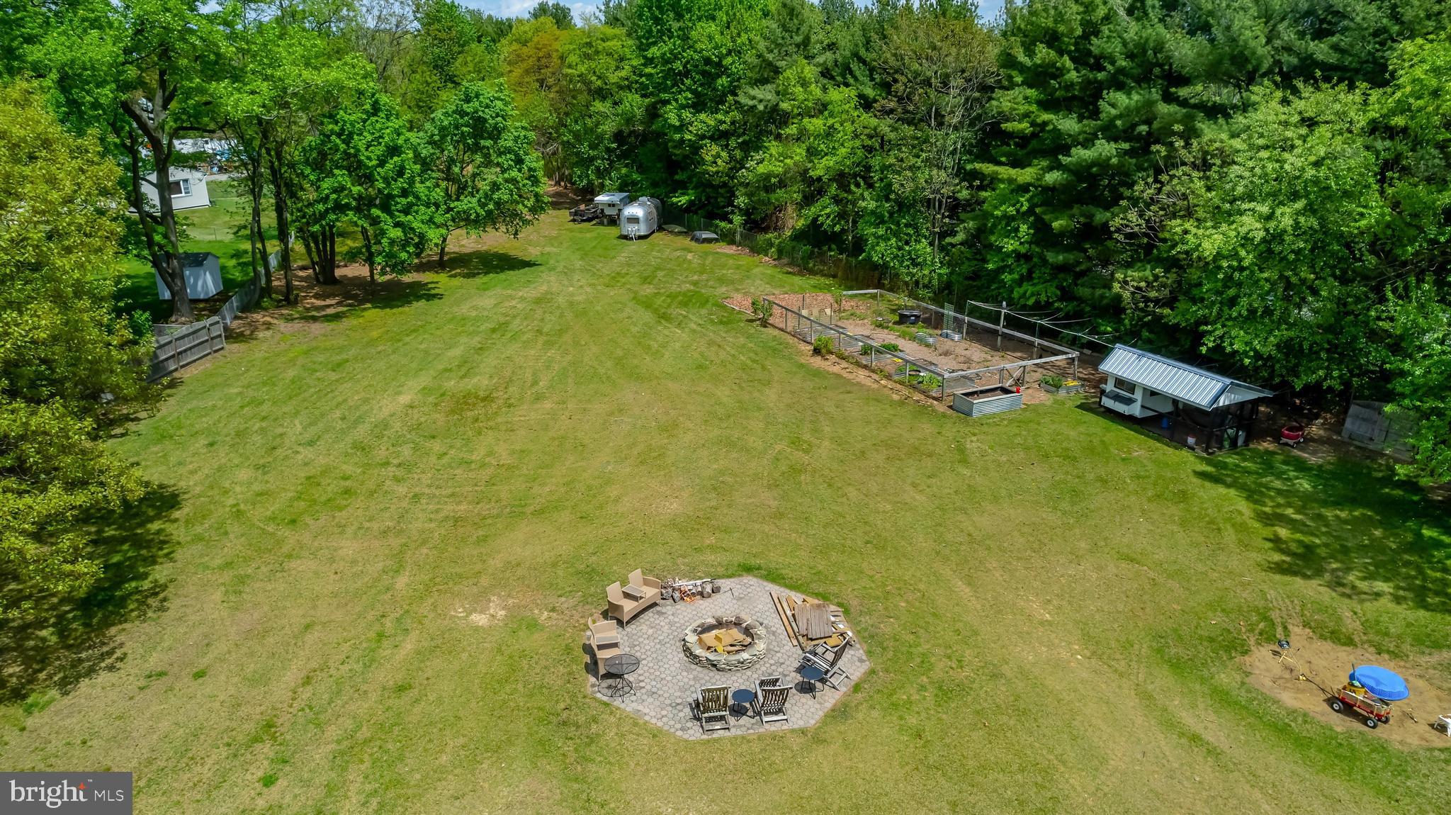 118 CARNATION COURT