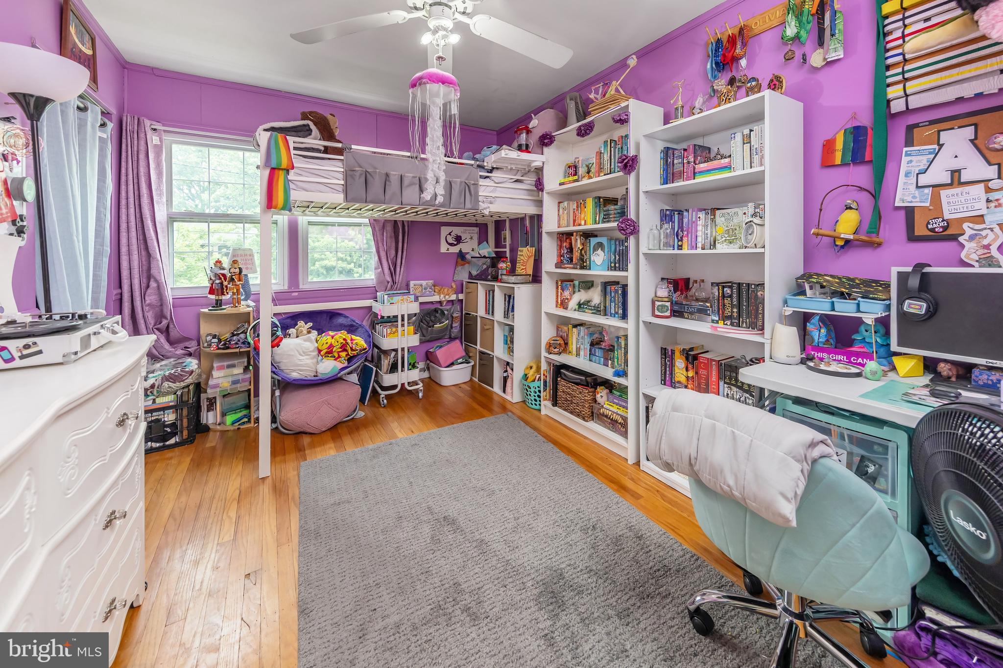 220 IVY DRIVE