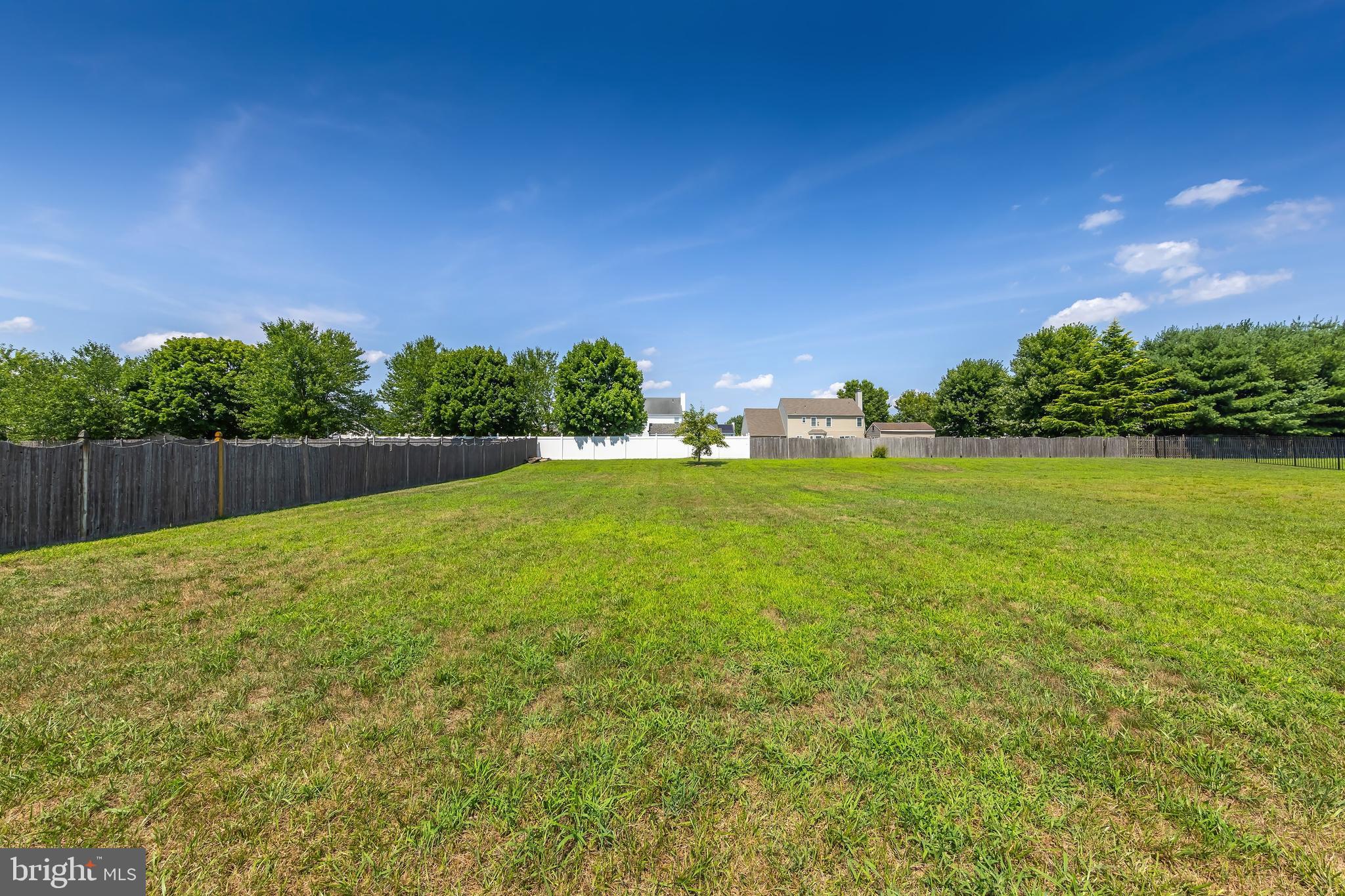 28 APPLETREE LANE