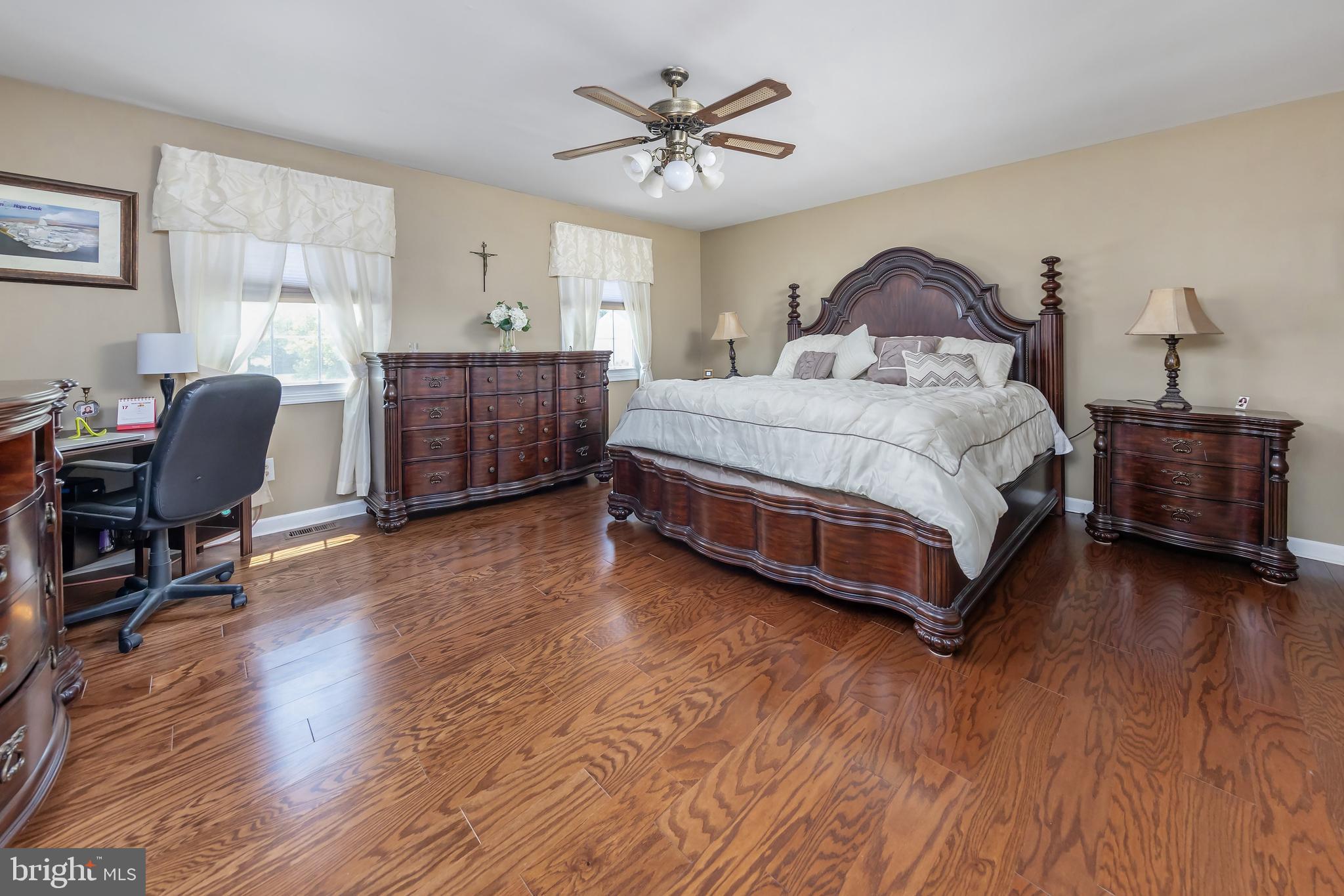 28 APPLETREE LANE