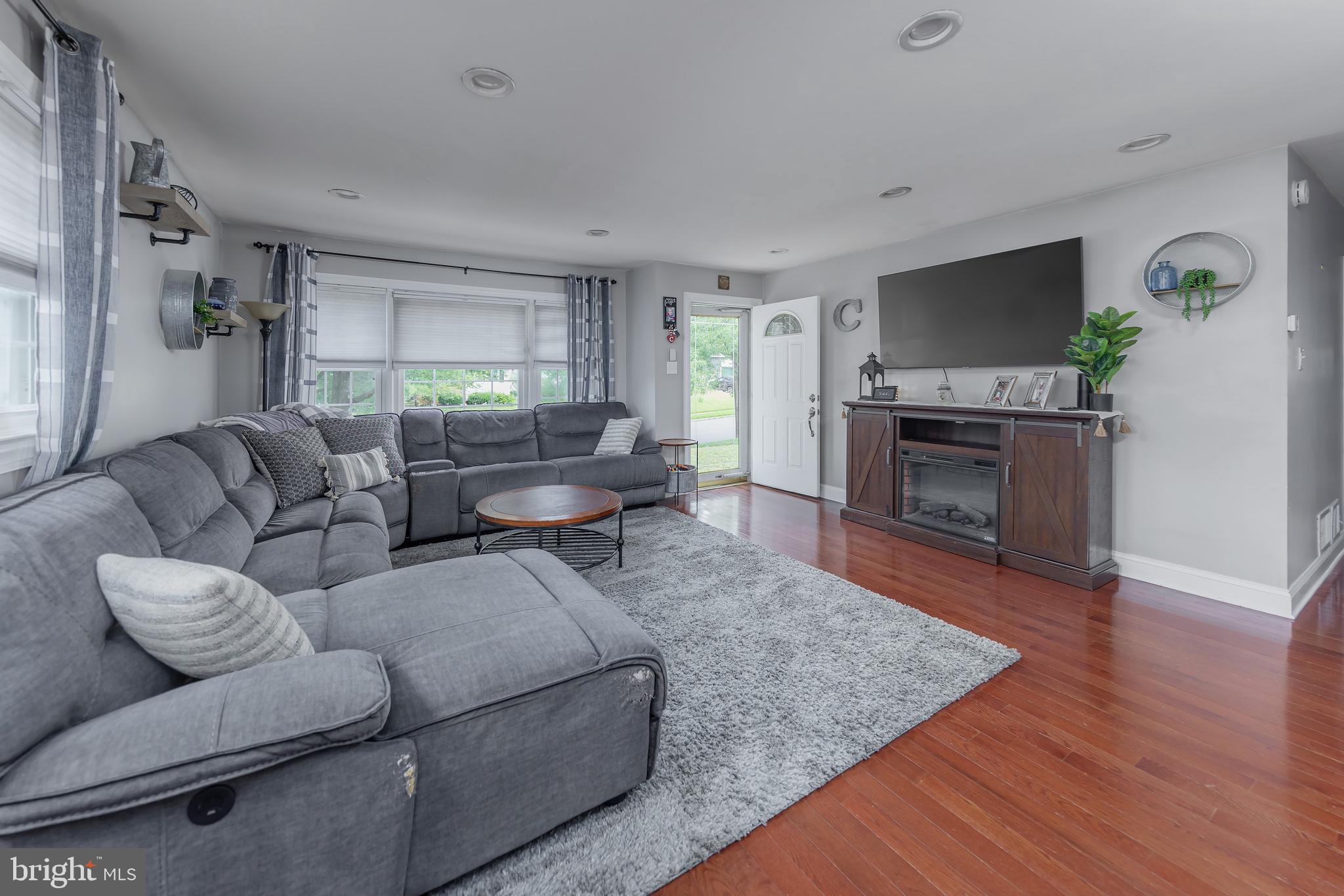 388 WEDGEWOOD DRIVE