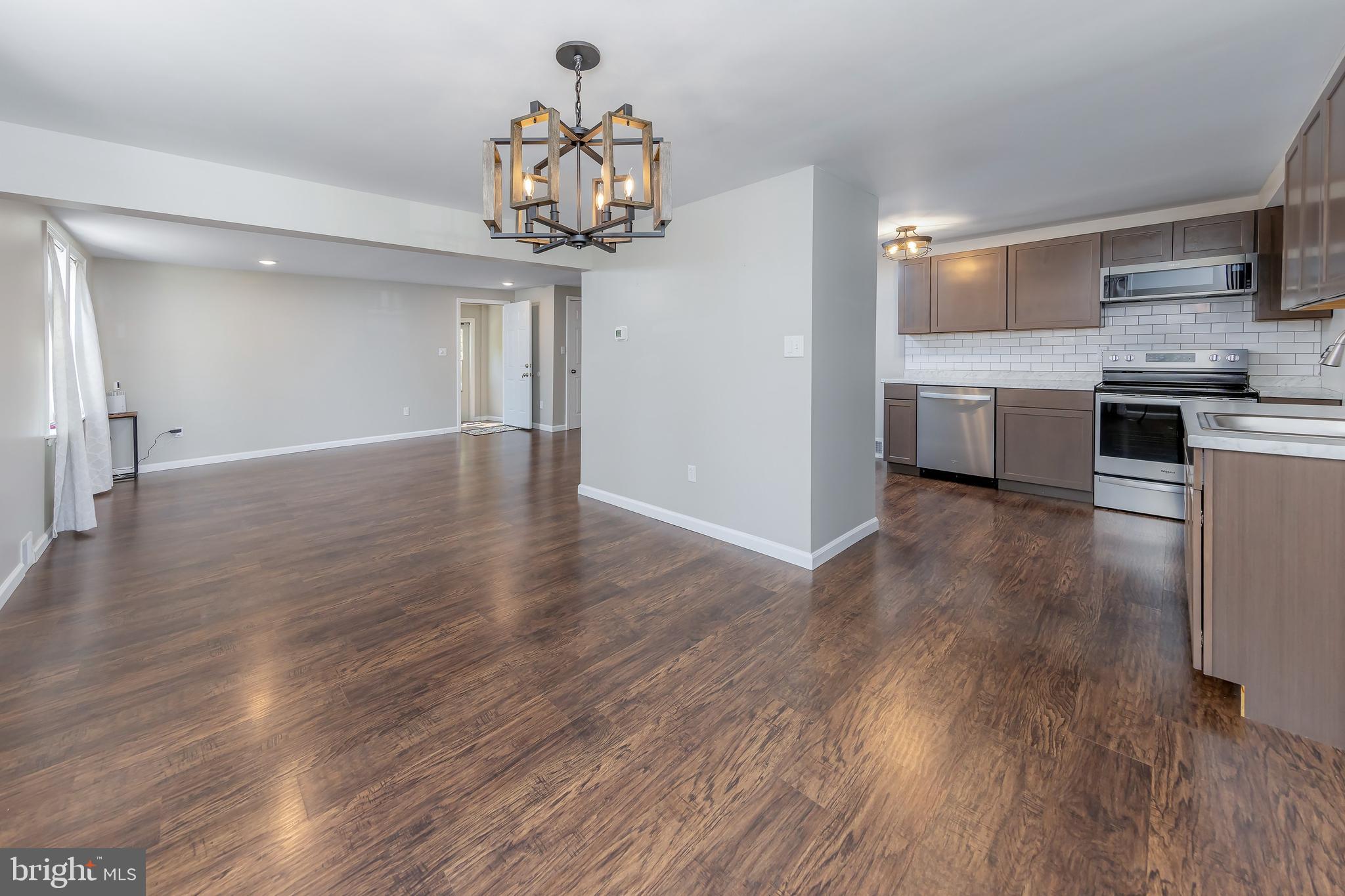 313 WOODBURY LAKE DRIVE