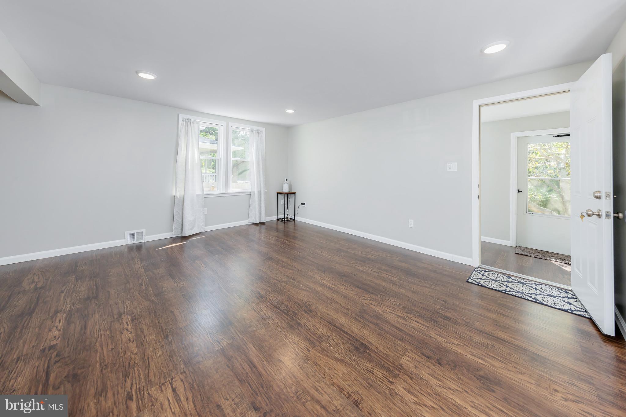 313 WOODBURY LAKE DRIVE