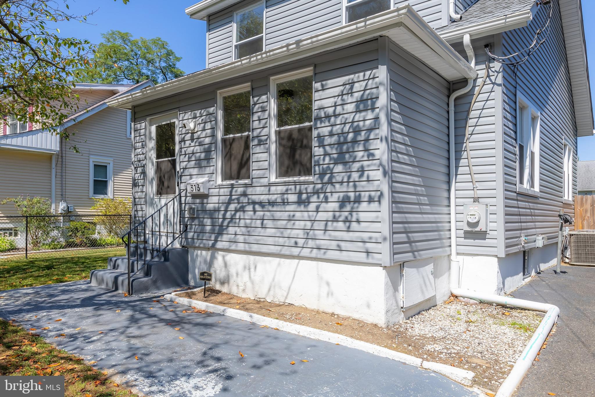 313 WOODBURY LAKE DRIVE