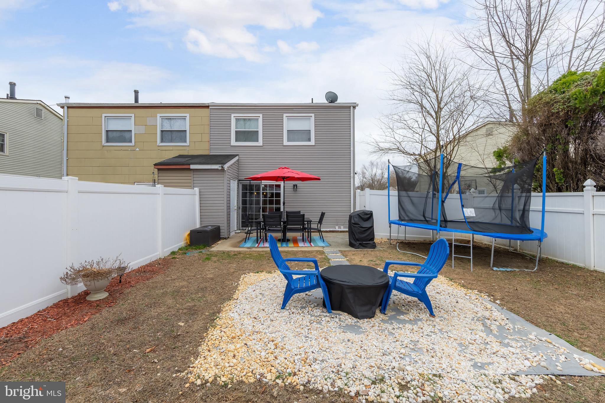 7 CORONA COURT
