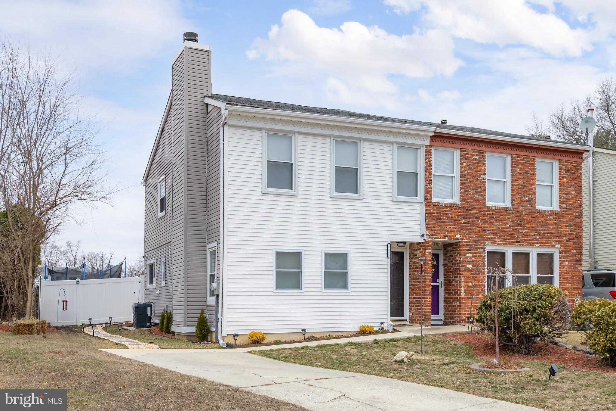 7 CORONA COURT