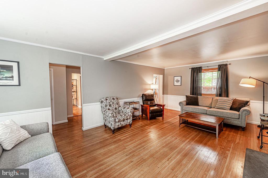 519 INDEPENDENCE PLACE