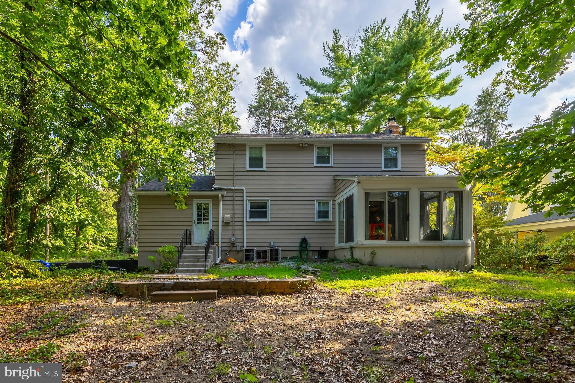 1 W BUTTONWOOD STREET