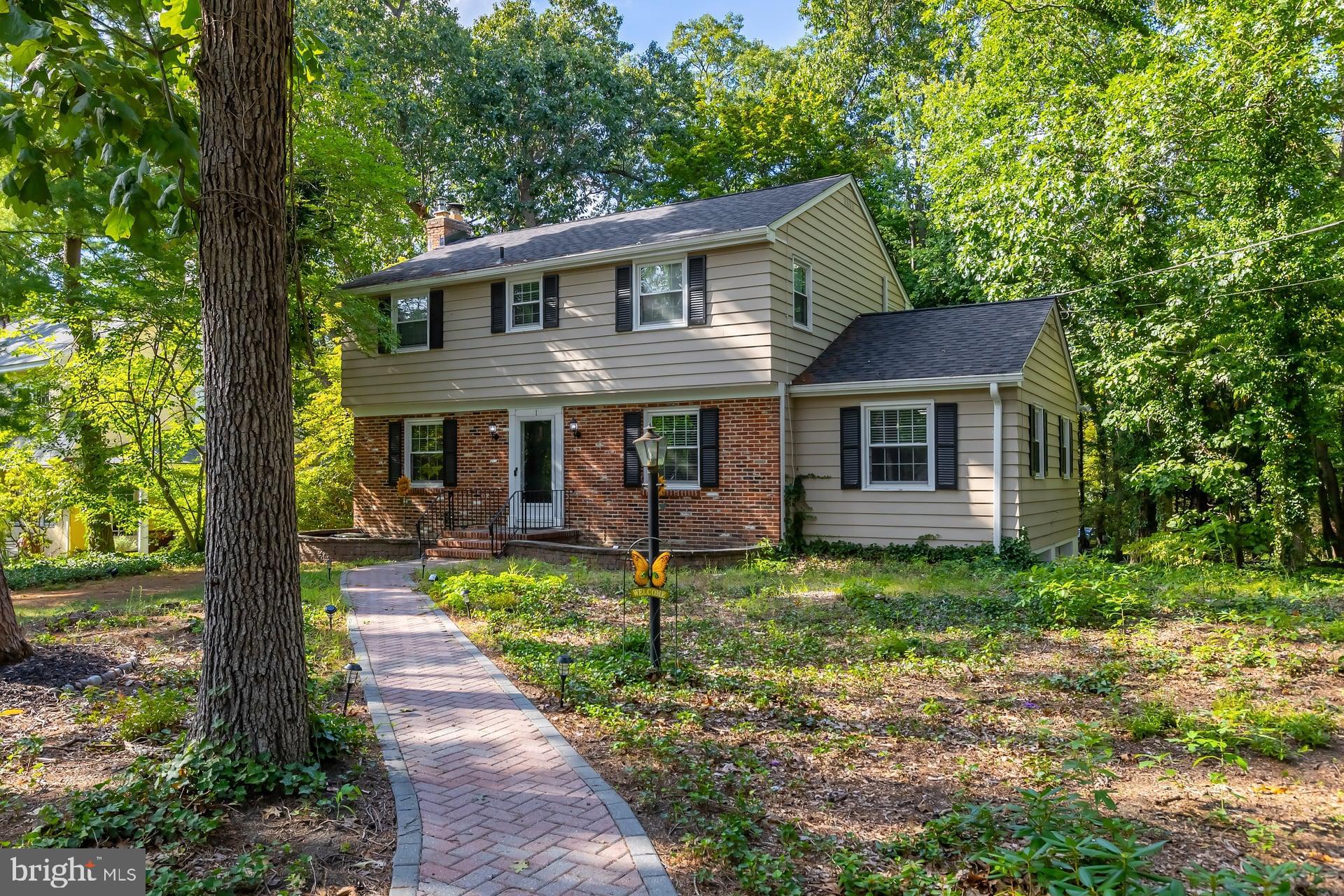 1 W BUTTONWOOD STREET