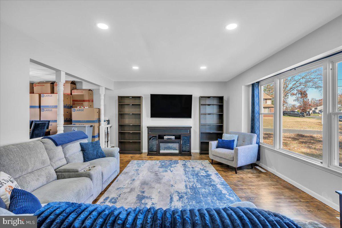 743 MOHAWK STREET