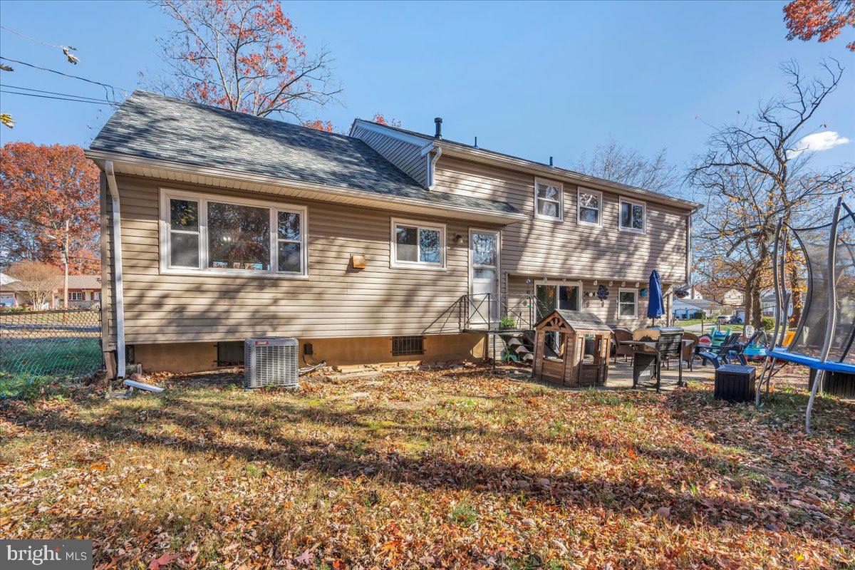743 MOHAWK STREET
