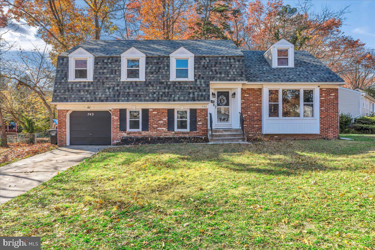 743 MOHAWK STREET