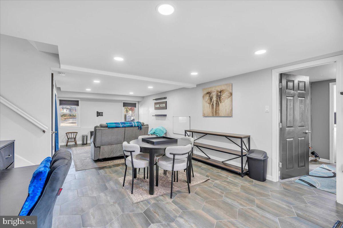 743 MOHAWK STREET
