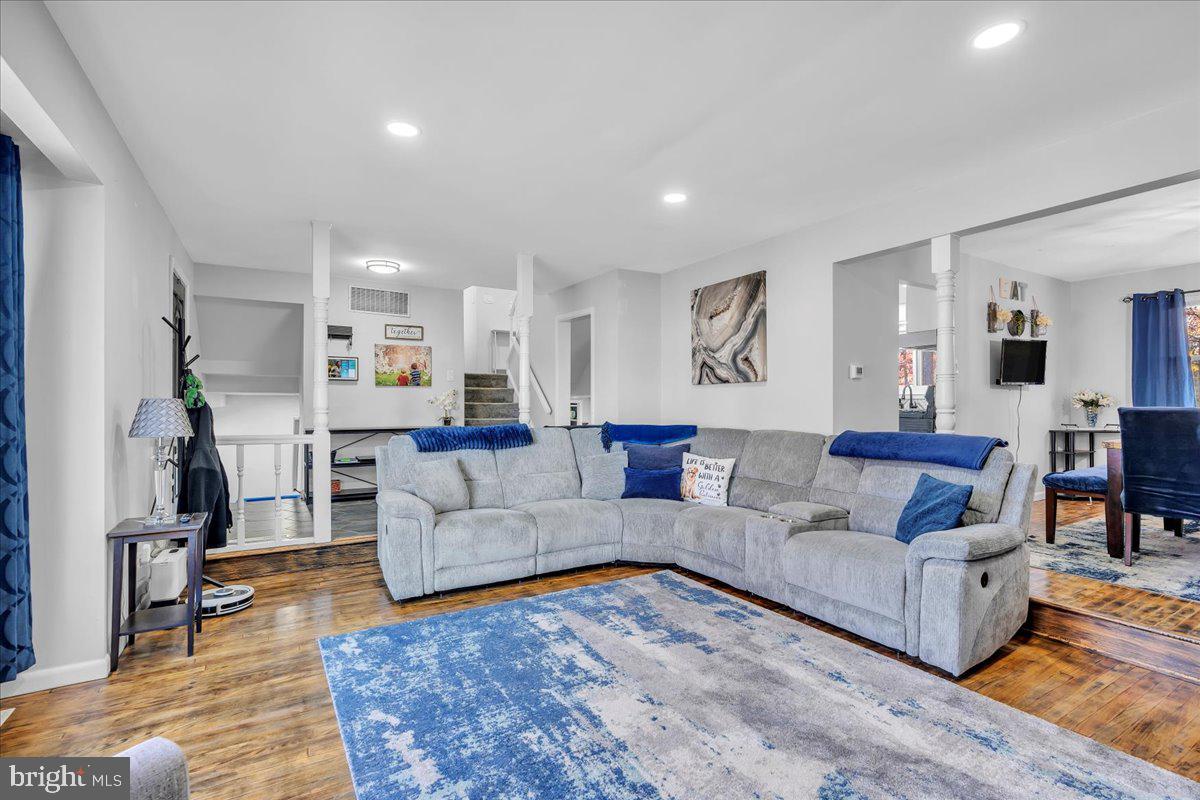 743 MOHAWK STREET