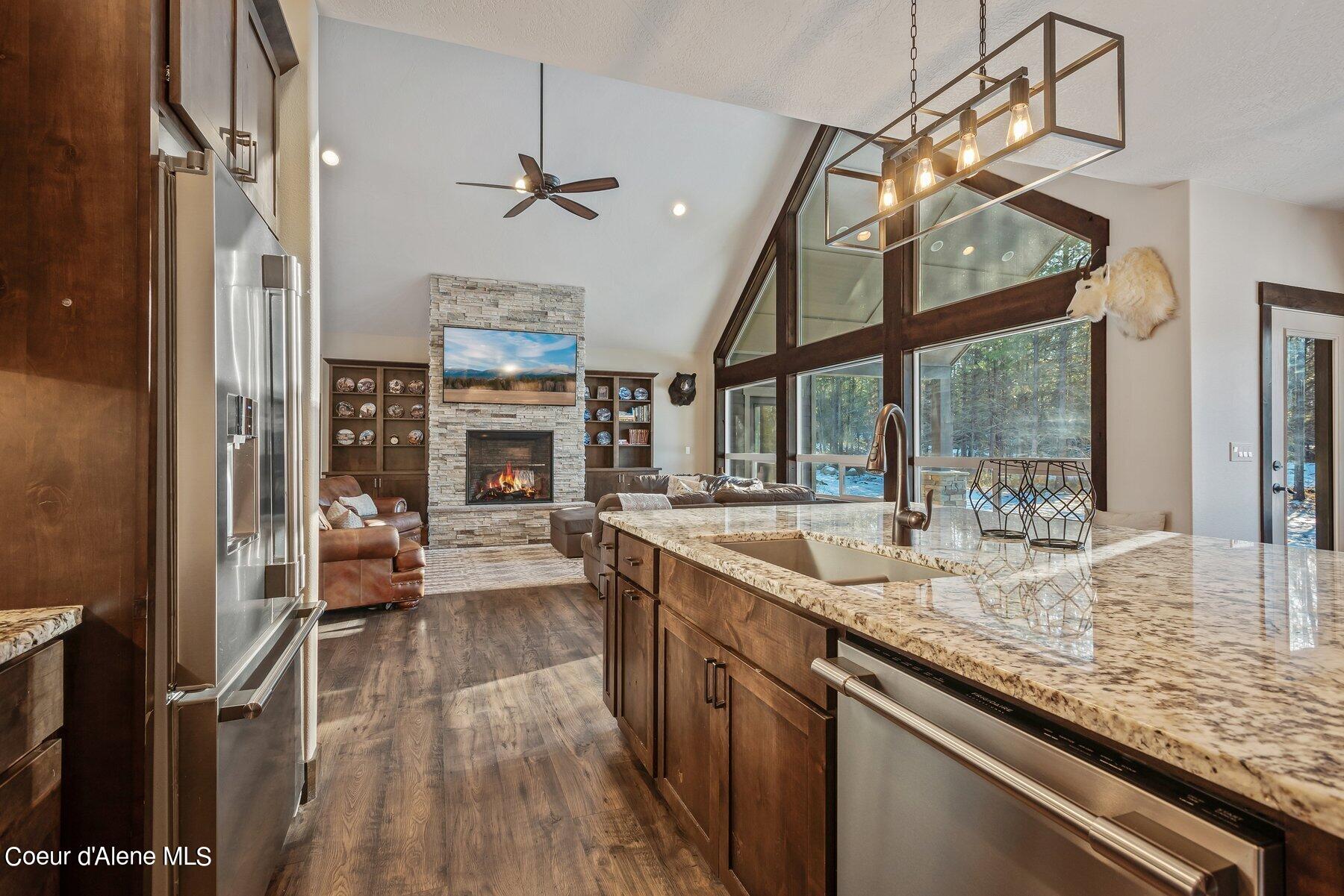 22489 N CASHMERE WAY