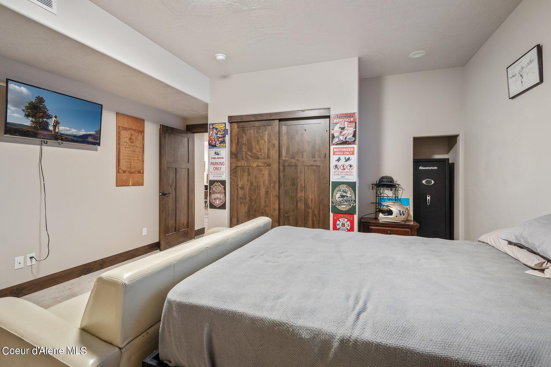 22489 N CASHMERE WAY