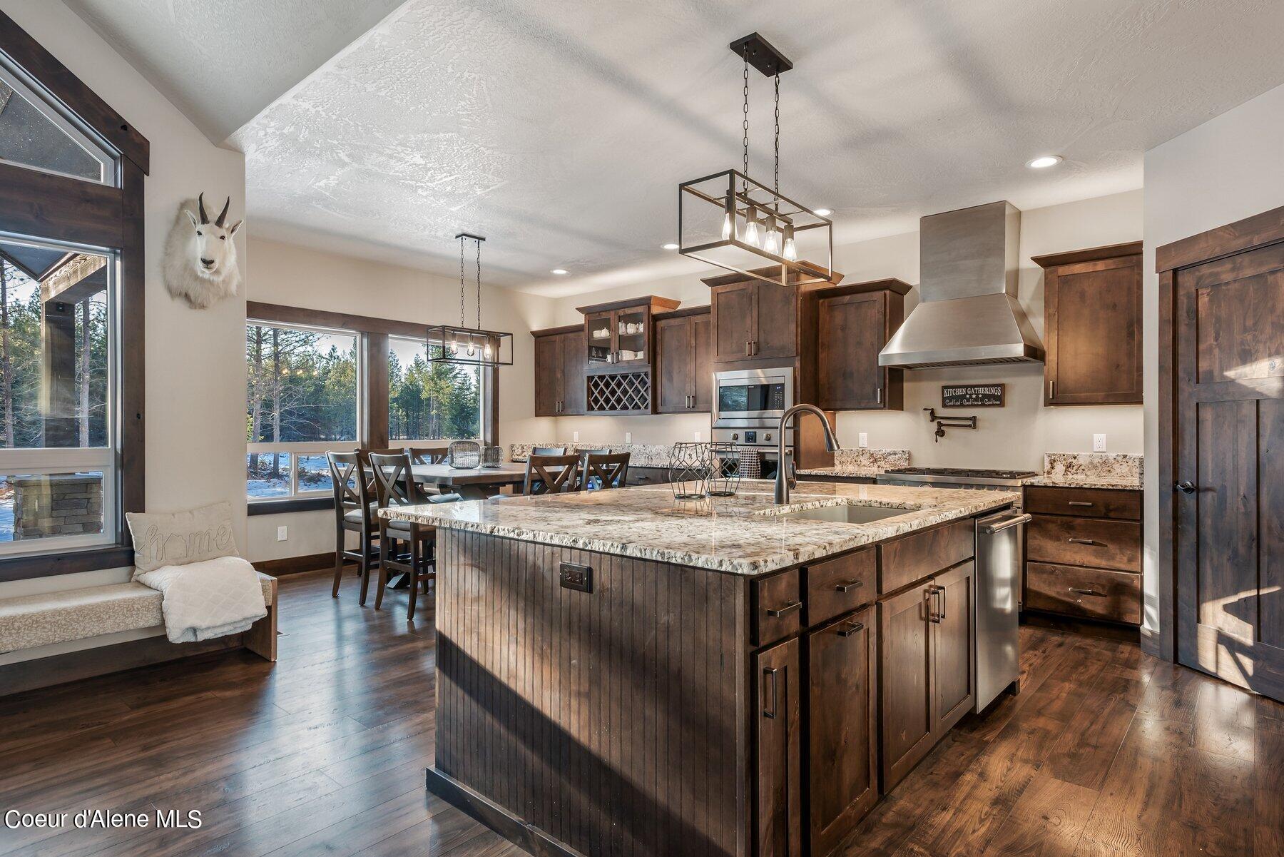 22489 N CASHMERE WAY