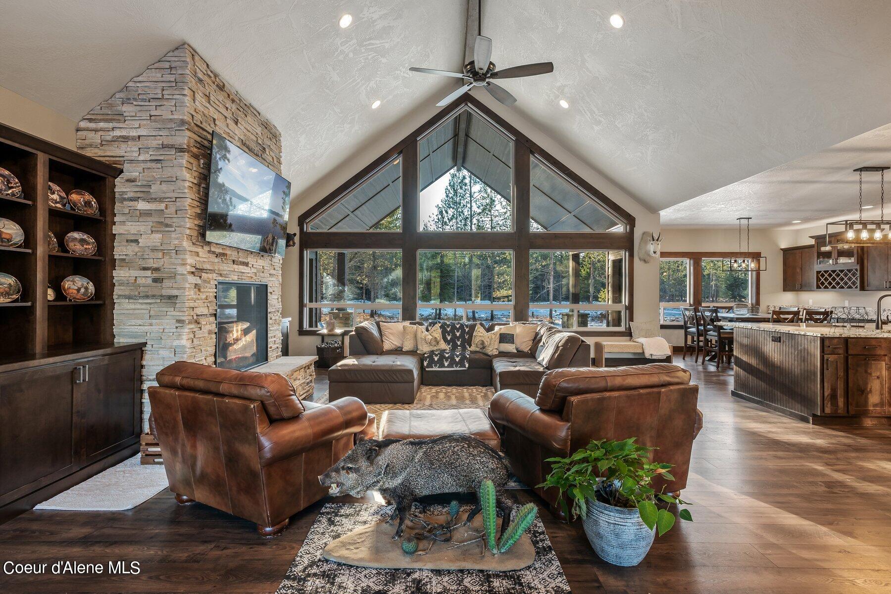 22489 N CASHMERE WAY