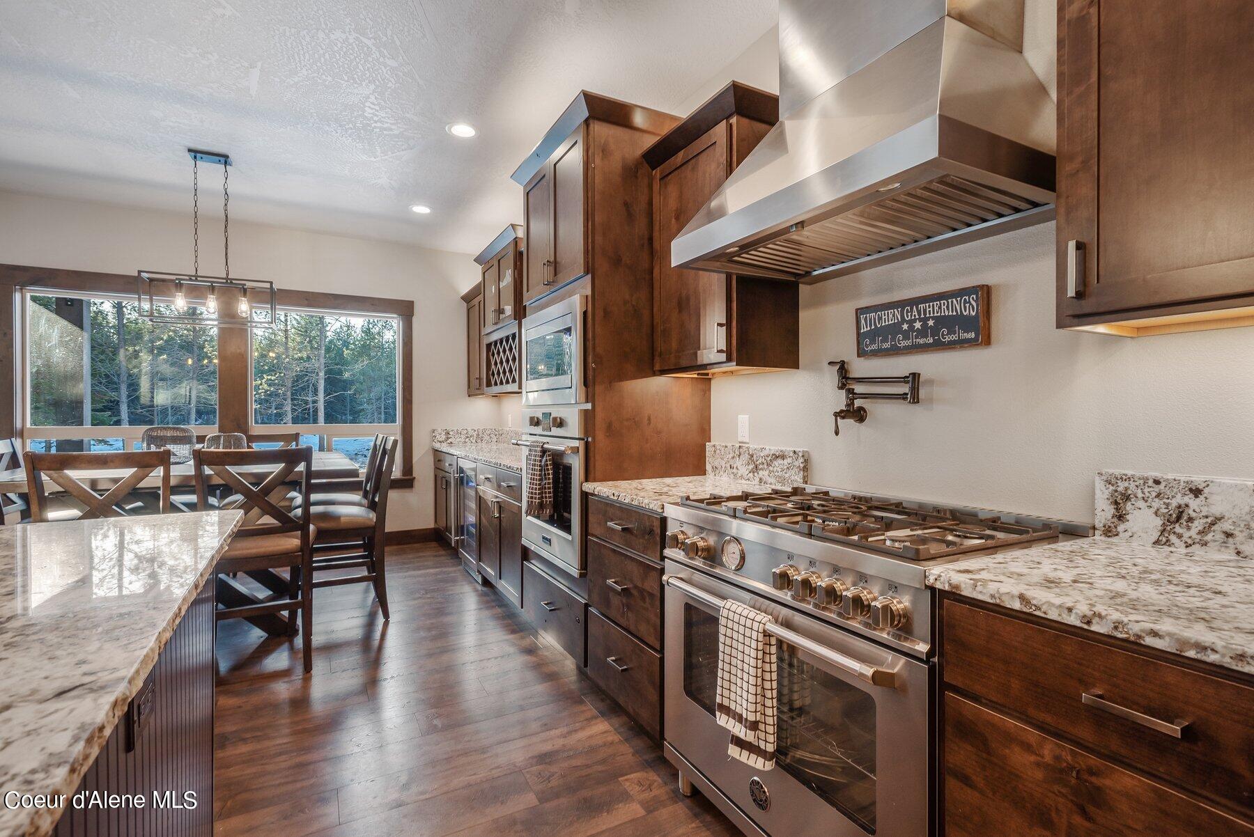 22489 N CASHMERE WAY