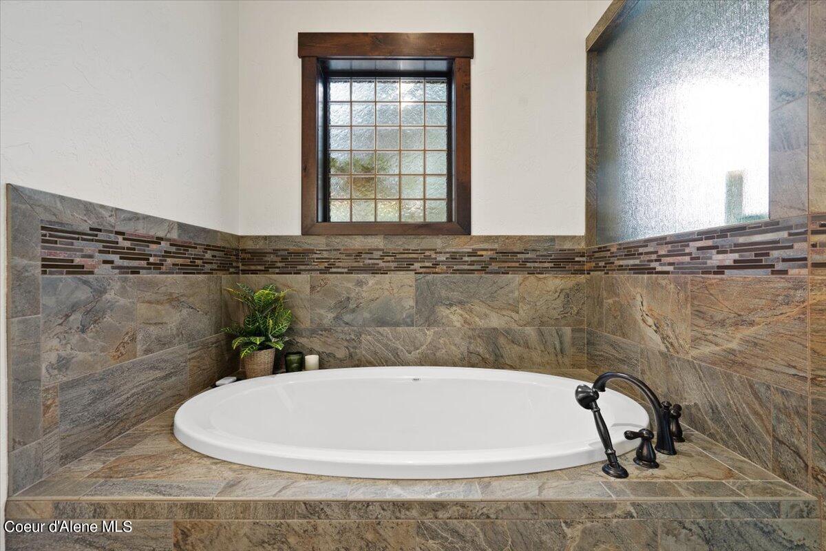 11105 N ARCTIC FALLS LOOP